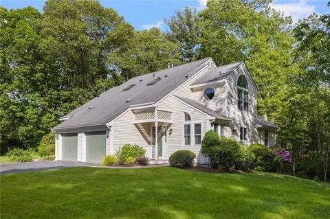 5570 Post Rd #7, East Greenwich, RI 02818