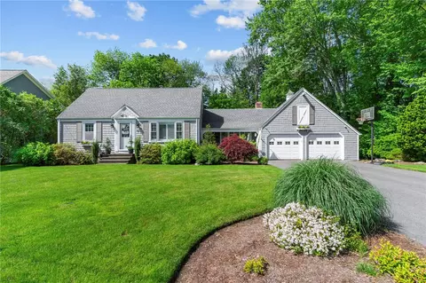 87 Kenson Dr, East Greenwich, RI 02818