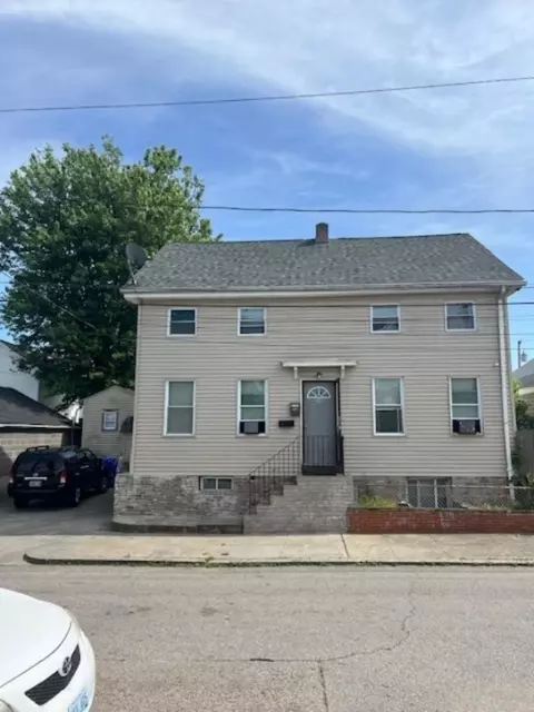 30 Sumner St, Pawtucket, RI 02860