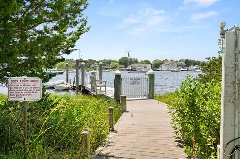 25 Champlin Dr, Westerly, RI 02891 photo 3