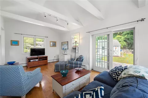 25 Champlin Dr, Westerly, RI 02891 photo 8