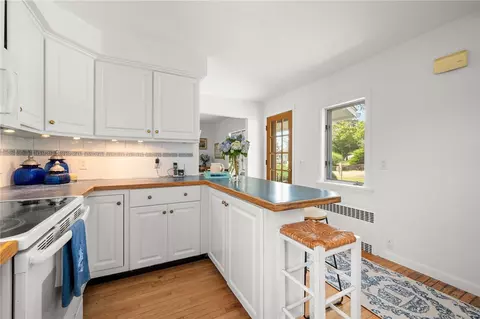 25 Champlin Dr, Westerly, RI 02891 photo 7