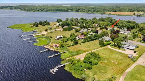 25 Champlin Dr, Westerly, RI 02891 photo 4