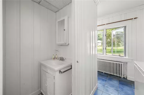 25 Champlin Dr, Westerly, RI 02891 photo 13