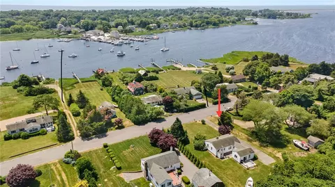 25 Champlin Dr, Westerly, RI 02891 photo 2