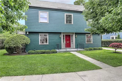 111 Fosdyke St, Providence, RI 02906