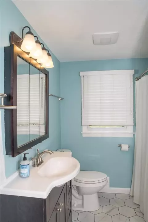 785 Centerville Rd, Warwick, RI 02886 photo 14
