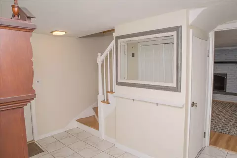 785 Centerville Rd, Warwick, RI 02886 photo 10