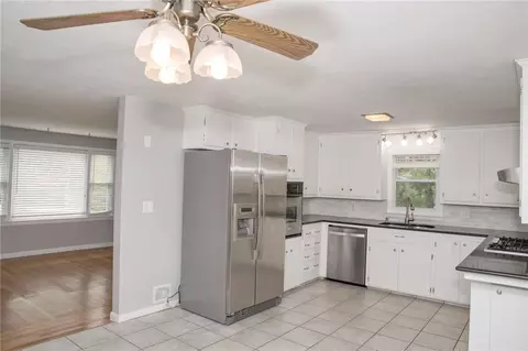 785 Centerville Rd, Warwick, RI 02886 photo 5