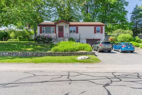 8 Scenic View Dr, Smithfield, RI 02917