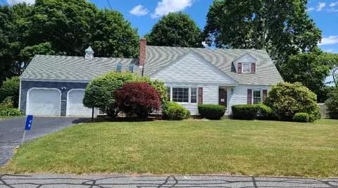 28 William Ave, Seekonk, MA 02771