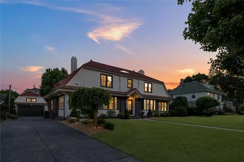 314 Norwood Ave, Cranston, RI 02905