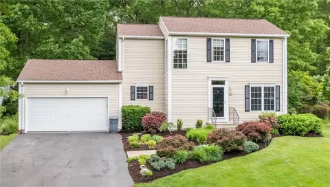 32 Cobblestone Ter, Coventry, RI 02816