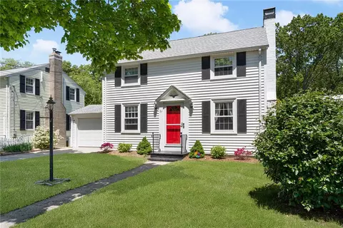 37 Silver Lake Ave, Warwick, RI 02888