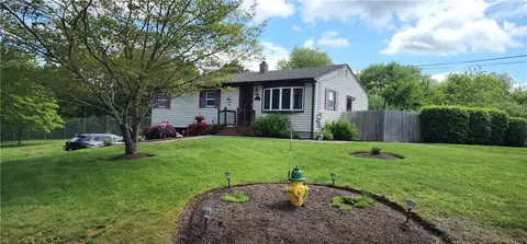 23 Chariho Dr, Richmond, RI 02898