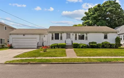 66 Leslie St, Cranston, RI 02910
