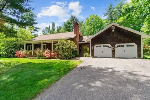 95 Cedarwood Ln, Hopkinton, RI 02832