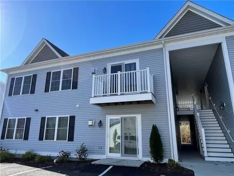 11 Gray Coach Ln #1109, Cranston, RI 02921