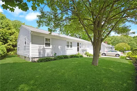 128 Thurston St, East Providence, RI 02915