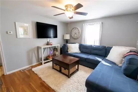 48 Norfolk Rd, Warwick, RI 02886