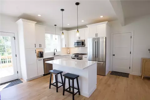 293 Freedom Trail Dr, Portsmouth, RI 02871