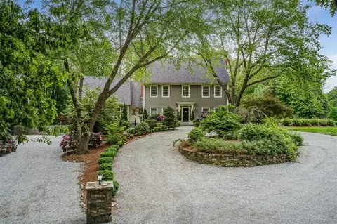 38 Merriam Ln, Sutton, MA 01590