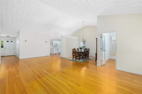 20 Gazebo View Dr, Warwick, RI 02886 photo 9