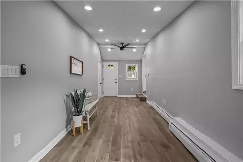 Entry Way - 403 Chapmans Ave, Warwick, RI 02886 photo 5 of 7