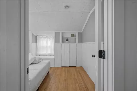 Bedroom - 403 Chapmans Ave, Warwick, RI 02886 photo 1 of 7