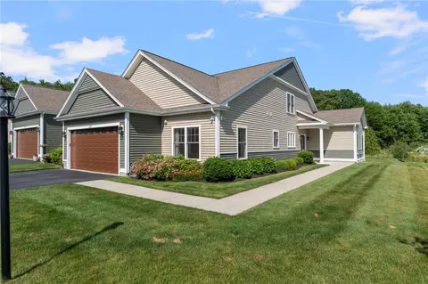 12 Fairway Dr #12B, Smithfield, RI 02917