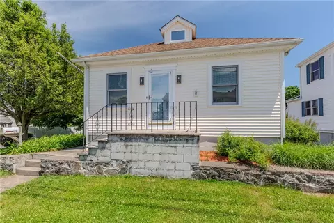 29 Victoria Ave, East Providence, RI 02916
