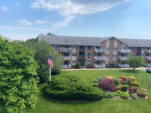 23 Bullocks Point Ave #8C, Riverside, RI 02915
