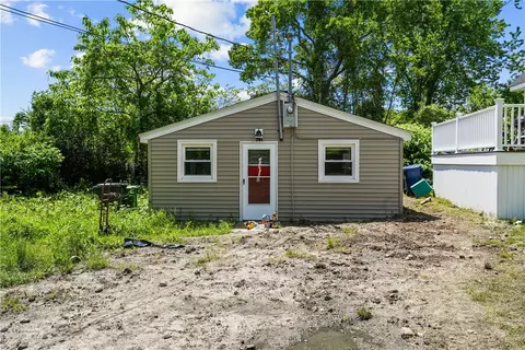 26 Avon Ave, Warwick, RI 02889