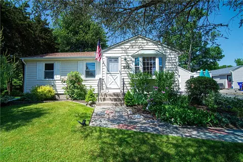 90 Grassy Plain Rd, East Providence, RI 02915