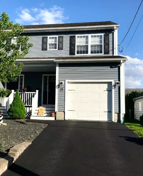 25 John St, Cumberland, RI 02864