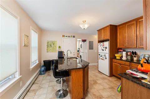 452 Providence St, Woonsocket, RI 02895 photo 9
