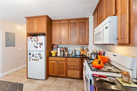 452 Providence St, Woonsocket, RI 02895 photo 8