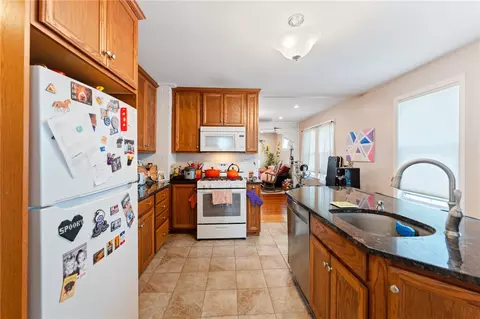 452 Providence St, Woonsocket, RI 02895 photo 7