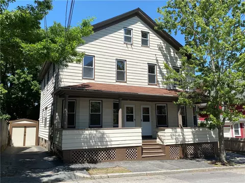 18 Poplar St, Providence, RI 02906