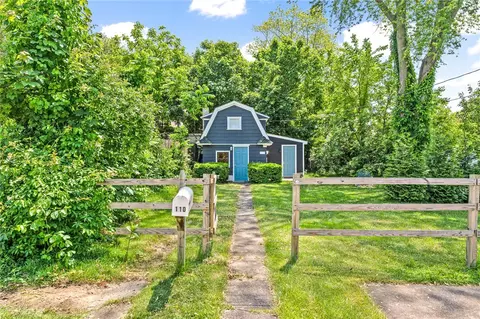 110 Benedict Rd, Warwick, RI 02888 photo 4