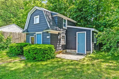 110 Benedict Rd, Warwick, RI 02888 photo 3