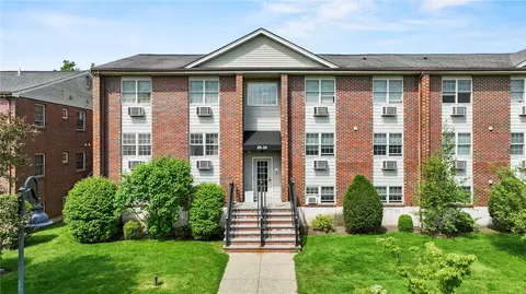 671 Metacom Ave #31, Bristol, RI 02809