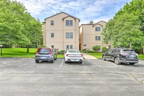 185 Manville Hill Rd #105, Cumberland, RI 02864