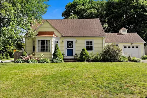 50 Broadview Ave, Cumberland, RI 02864