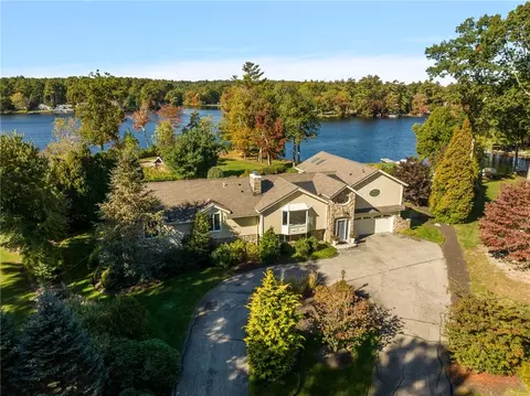 9 Veronica Ct, Coventry, RI 02816
