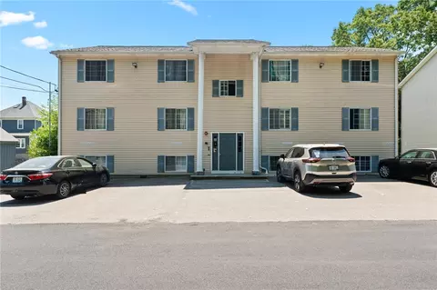 20 Oak St #1A, North Providence, RI 02911