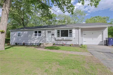 26 Paula Dr, North Kingstown, RI 02852