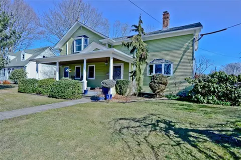 119 Columbia St, South Kingstown, RI 02879