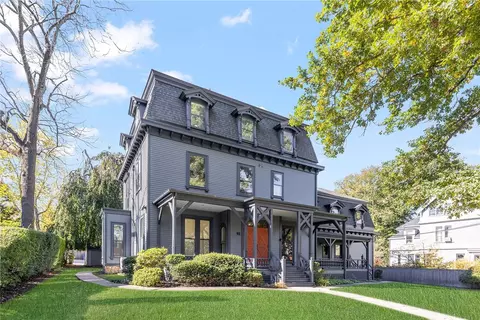 93 Rhode Island Ave #1, Newport, RI 02840