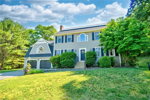47 Crestview Dr, Mendon, MA 01756